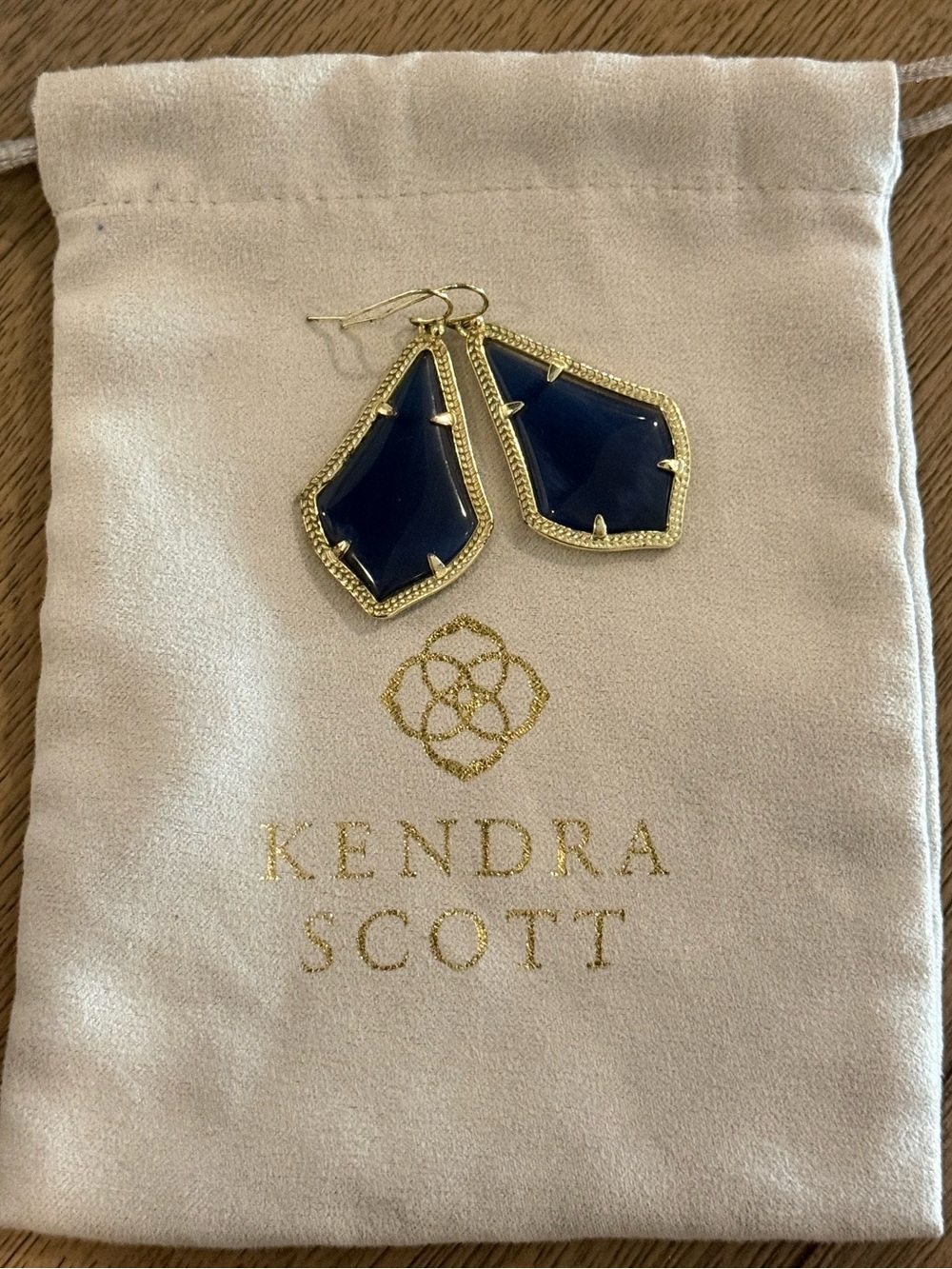Kendra Scott Alexandra Earrings in Gold & Navy Cat’s Eye